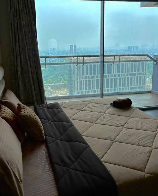 Countryside Luxury Suites - Supernova Noida ニューデリー エクステリア 写真
