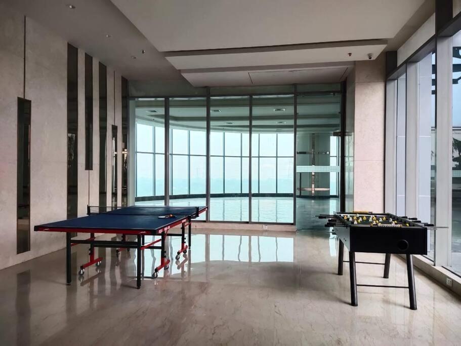 Countryside Luxury Suites - Supernova Noida ニューデリー エクステリア 写真