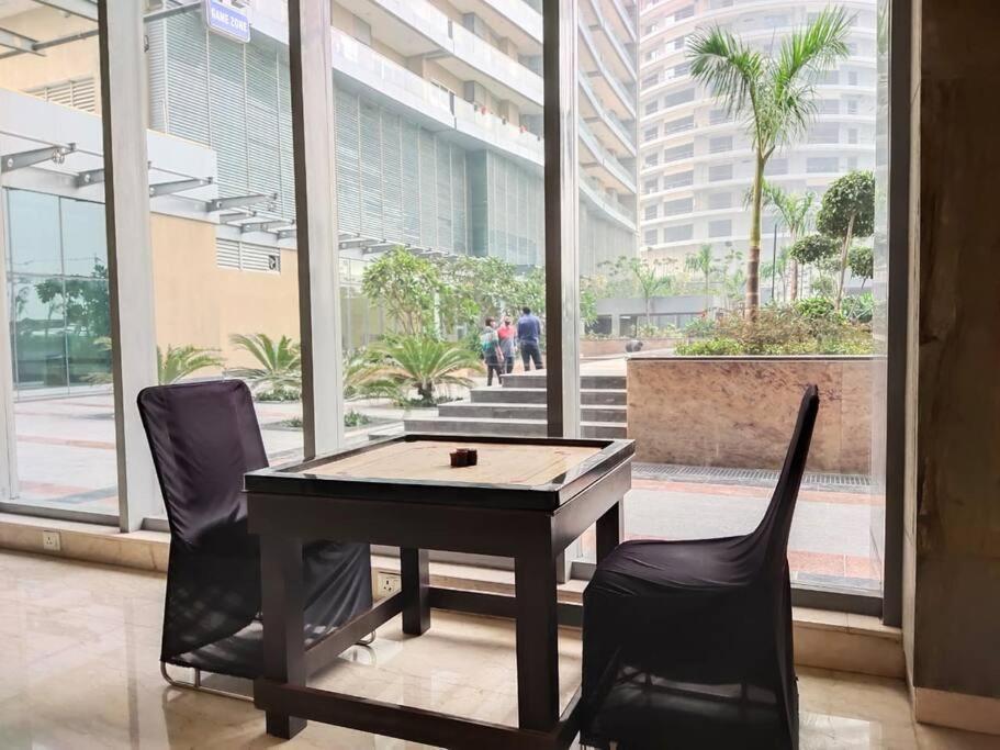 Countryside Luxury Suites - Supernova Noida ニューデリー エクステリア 写真